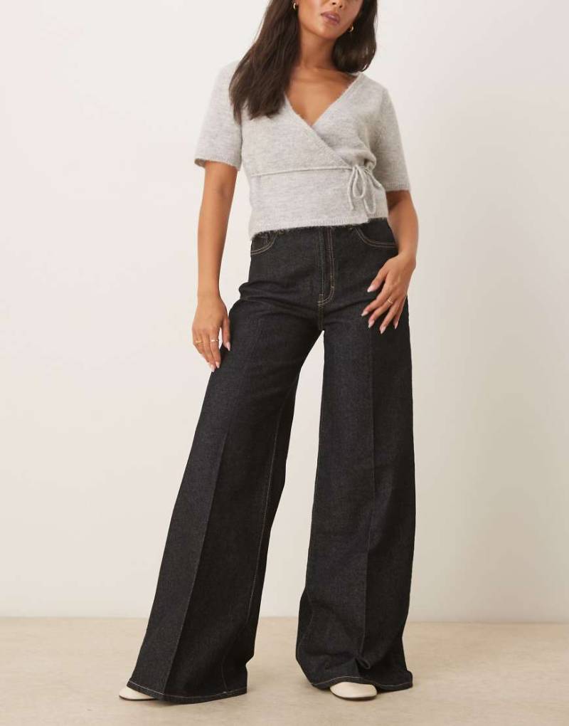 Mango - Baumwoll-Jeans in Dunkelblau mit weitem Bein und Bügelfalte vorn von Mango