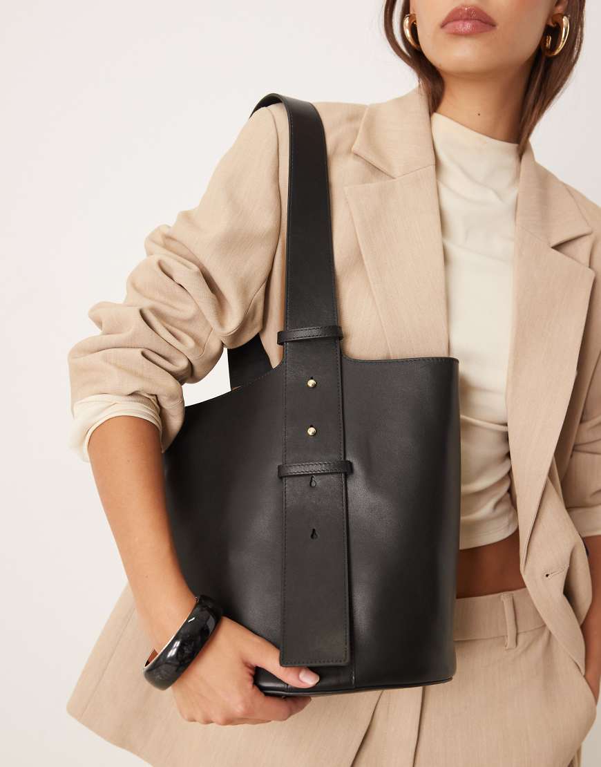 Mango - Beutel-Schultertasche aus 100% Leder in Schwarz Mango - Beutel-Schultertasche aus 100% Leder in Schwarz von Mango