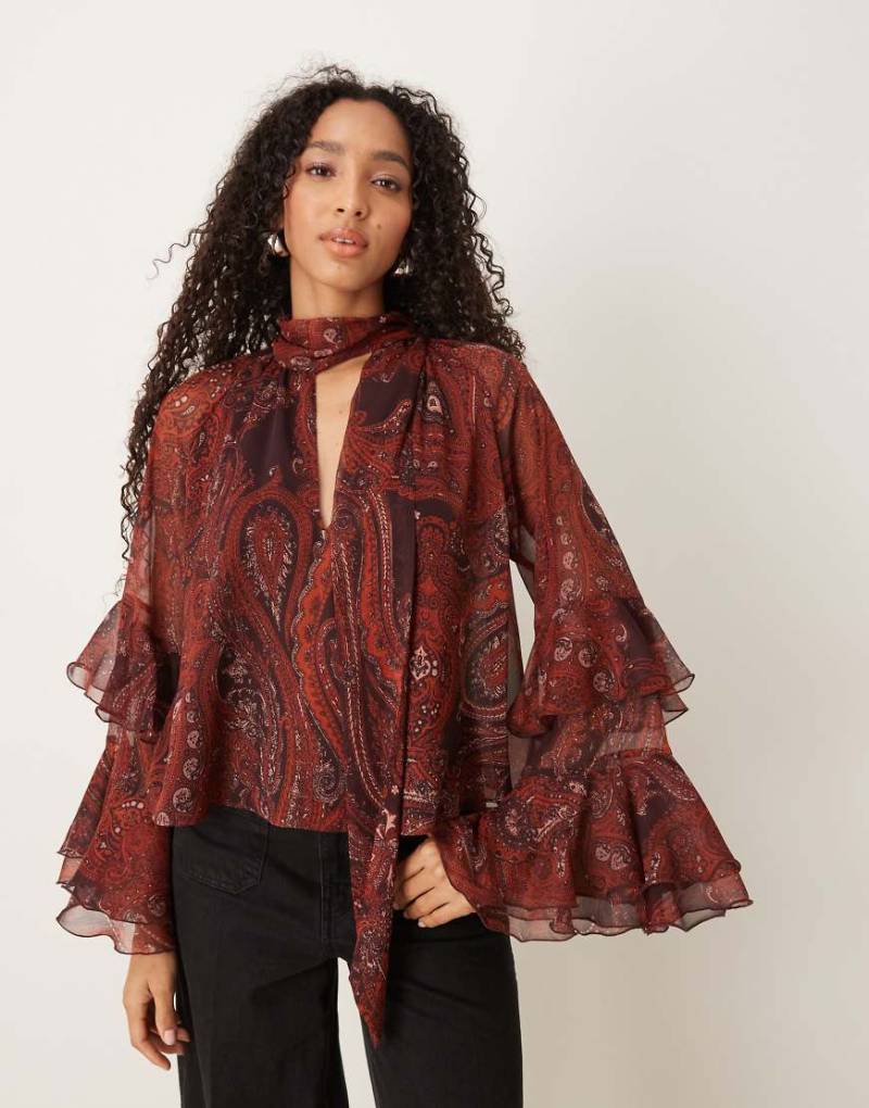 Mango - Bluse in Rostrot mit Paisleymuster und Rüschenärmeln-Brown von Mango