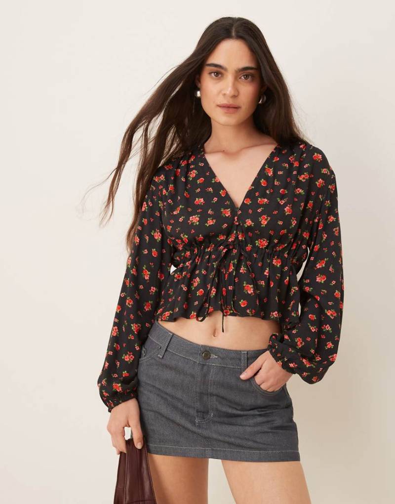 Mango - Bluse in Schwarz mit Rosenprint und Schnürung vorn von Mango