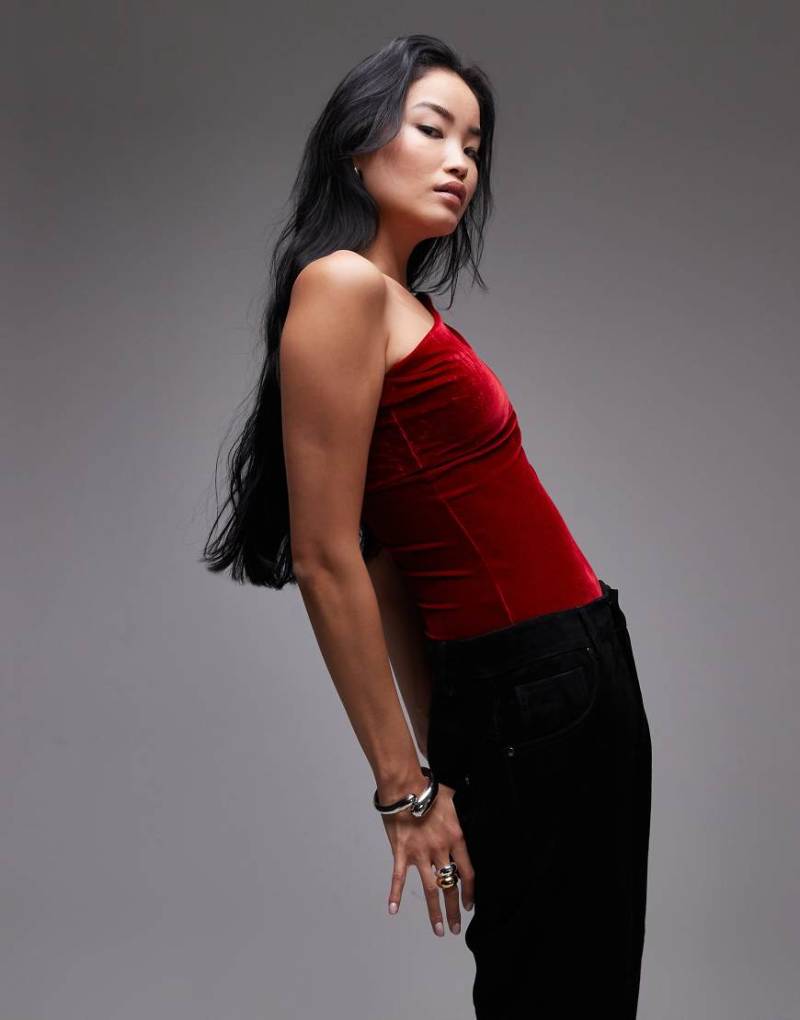 Mango - Body aus Samt in Rot mit One-Shoulder-Träger von Mango