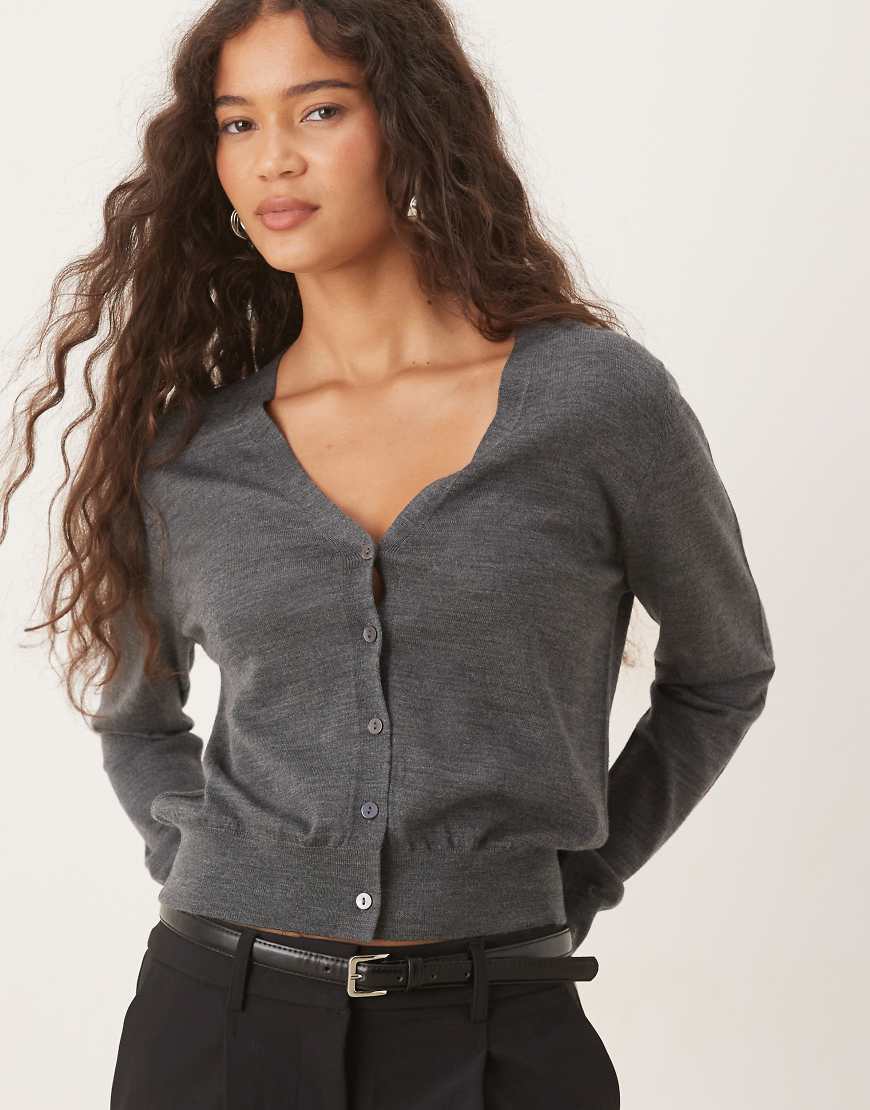 Mango - Capsule - Strukturierte Strickjacke aus 100% Wolle in Grau mit V-Ausschnitt von Mango