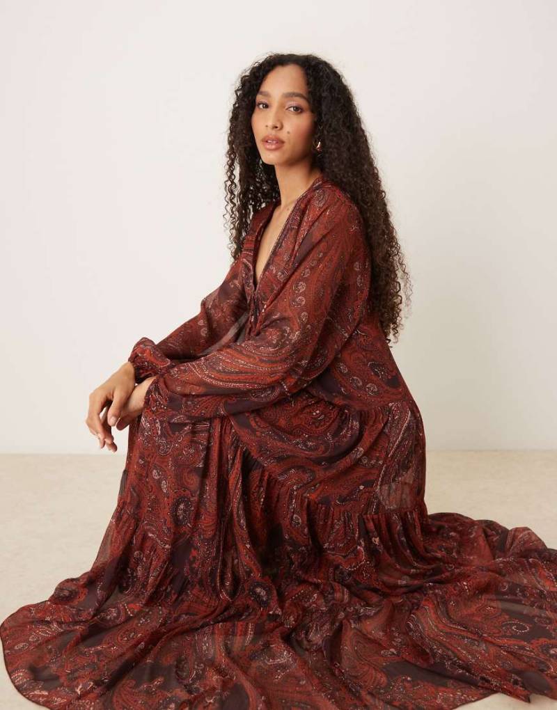 Mango - Chiffon-Maxikleid in Rostrot mit Paisleymuster von Mango