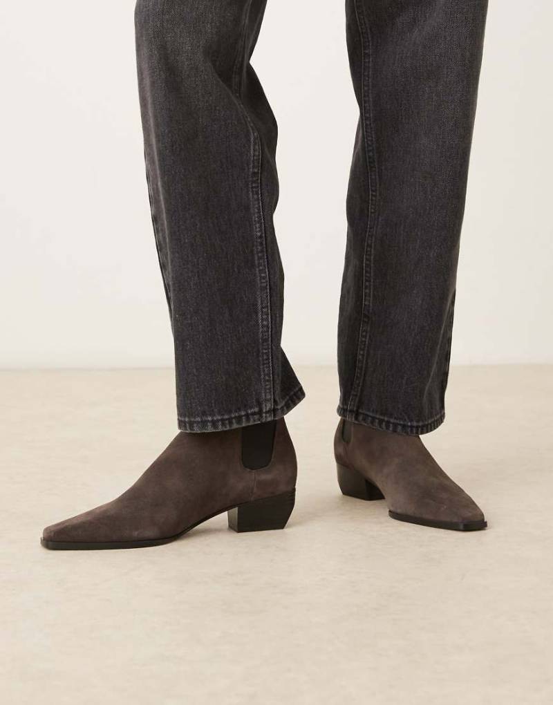 Mango - Cowboy-Stiefeletten aus Wildleder in Grau mit eckiger Zehenpartie und niedrigem Absatz von Mango