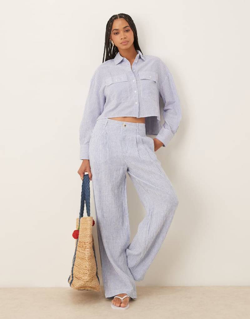 Mango - Cropped-Hemd aus Leinenmix in Hellblau gestreift, Kombiteil von Mango