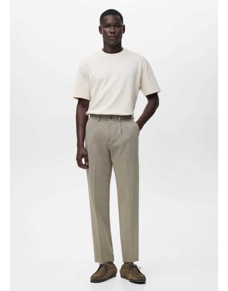 Mango - Elegante Hose in Pilzbraun mit Bundfalten vorne und geradem Bein-Grau von Mango