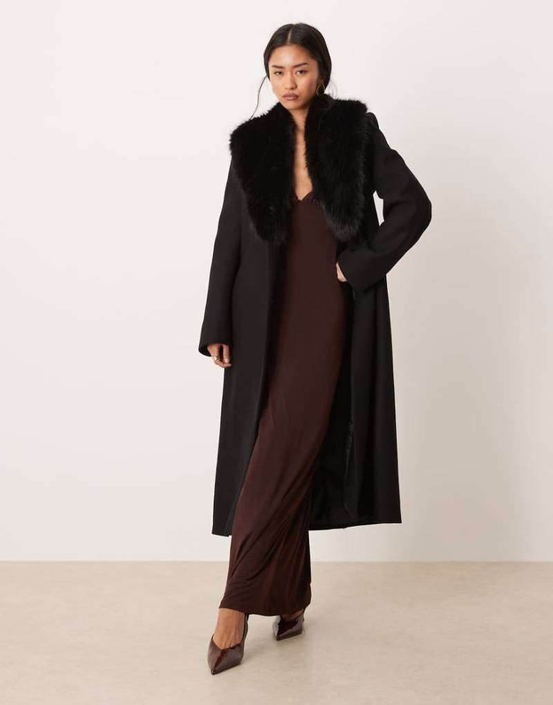 Mango - Eleganter Mantel aus Wollmix in Schwarz mit Kunstpelzkragen von Mango