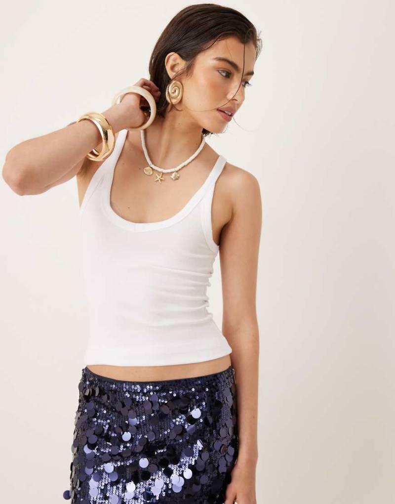 Mango - Formendes Camisole-Top in Weiß mit V-Ausschnitt von Mango