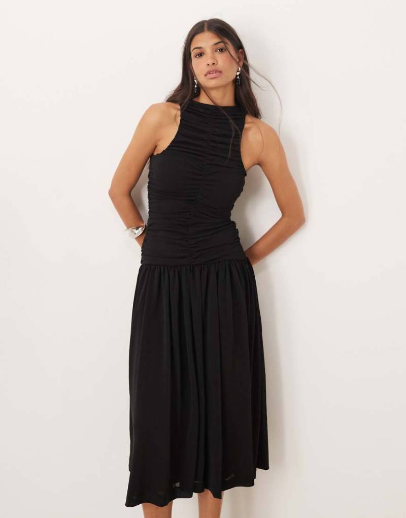 Mango - Gerafftes Midaxi-Kleid in Schwarz mit tiefem Saum von Mango
