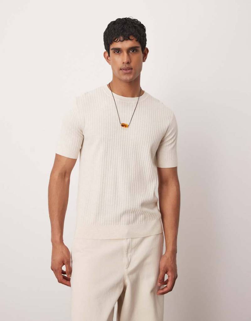 Mango - Geripptes Strick-T-Shirt in Neutral von Mango