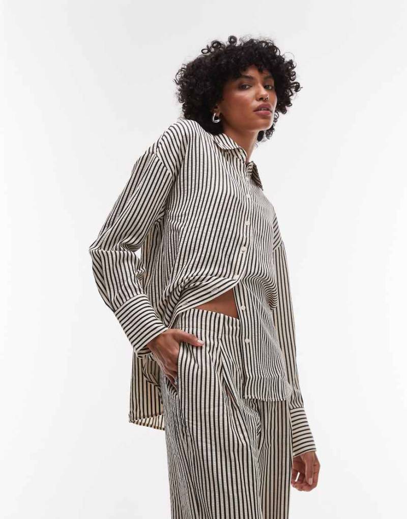 Mango - Gestreifte Oversize-Hemdbluse in Schwarz-Weiß, Kombiteil von Mango