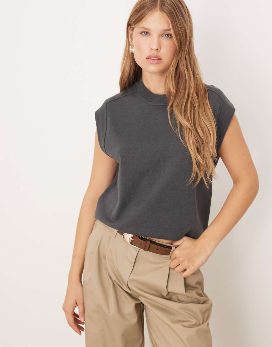 Mango - Gestricktes T-Shirt in Anthrazit mit Kappärmeln-Grau von Mango