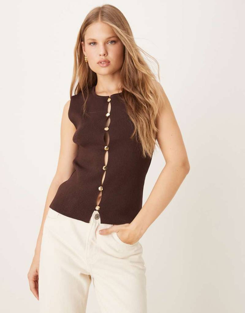 Mango - Gestricktes Trägertop in Braun mit auffälliger Knopfleiste-Brown von Mango