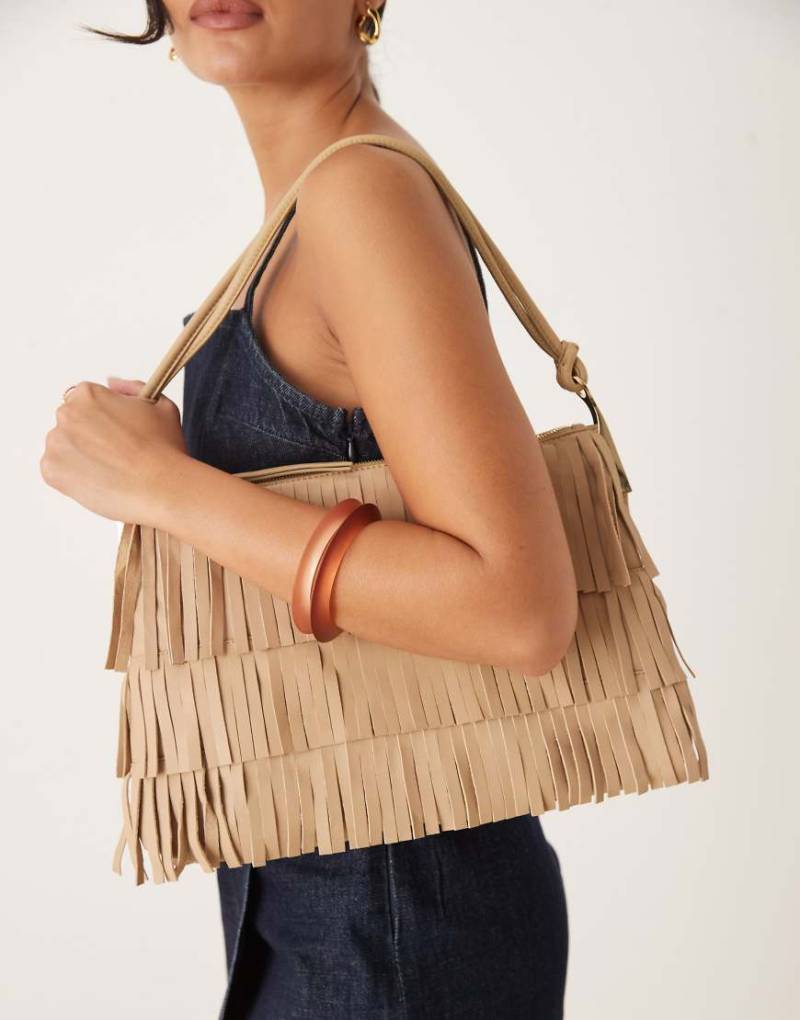 Mango - Große Leder-Handtasche in Sand mit goldenen Akzenten und Fransen-Neutral von Mango