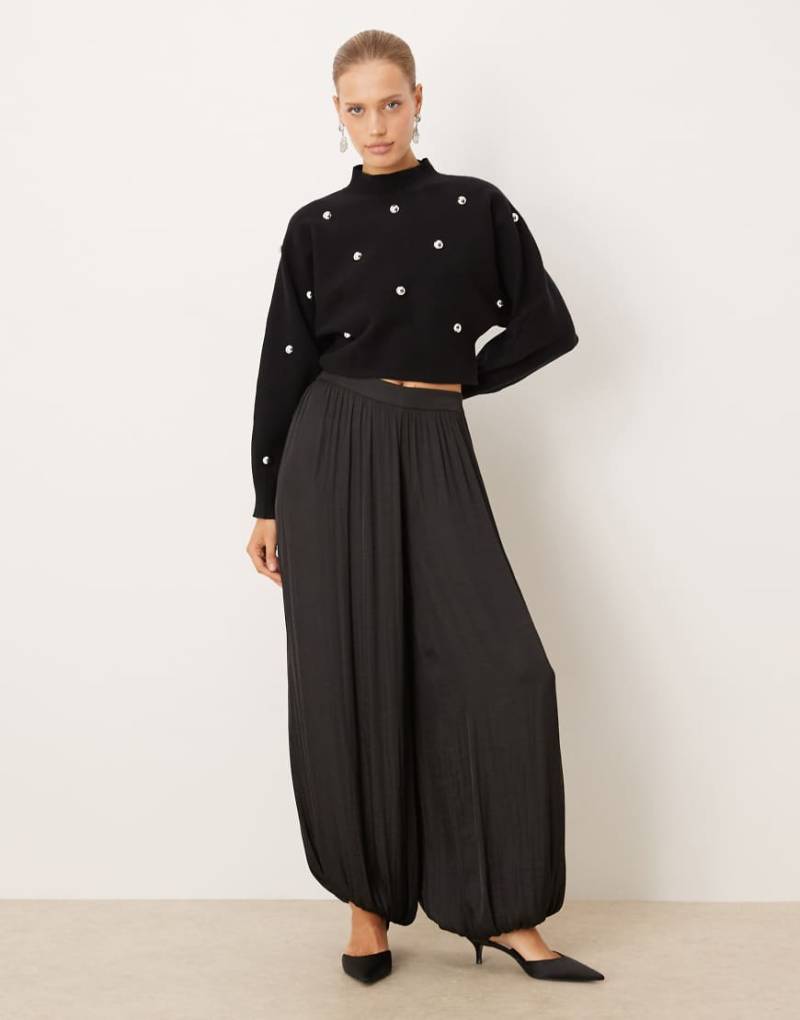 Mango - Hochgeschlossener Cropped-Pullover in Schwarz mit Metallverzierung von Mango