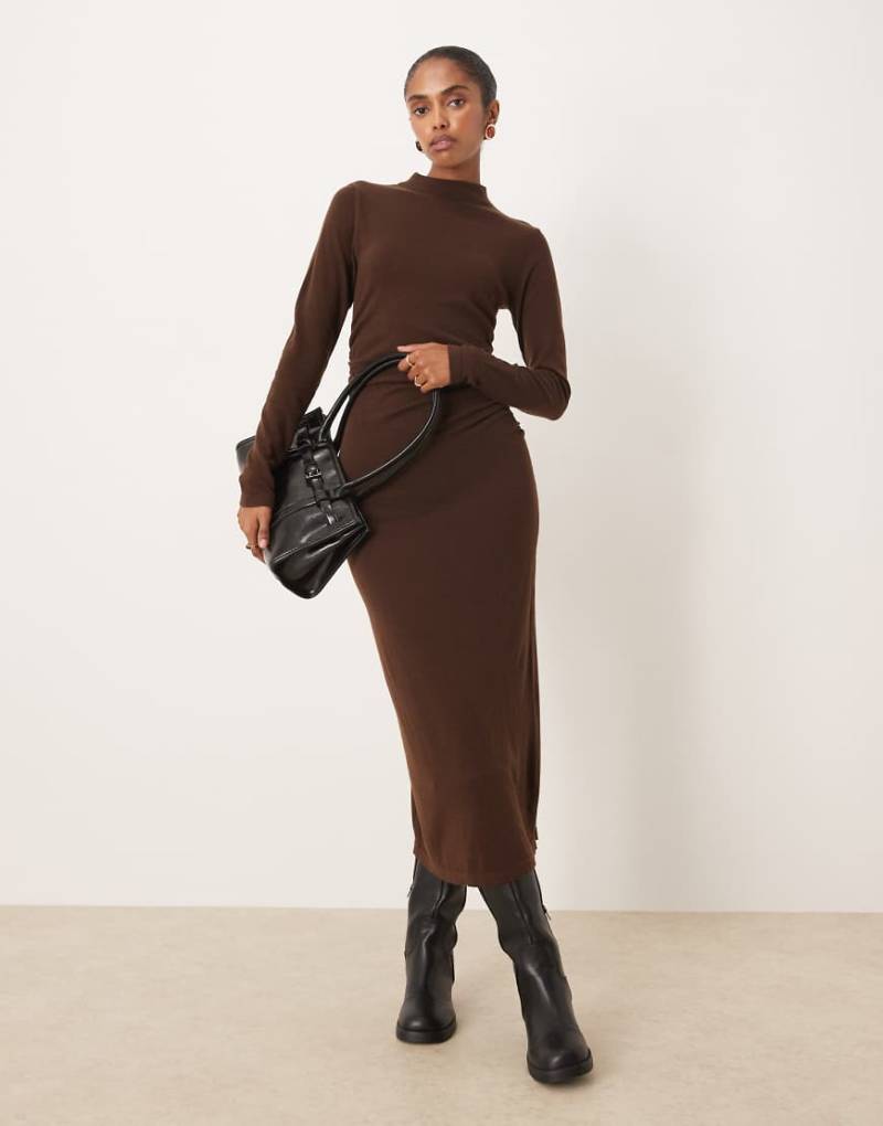 Mango - Hochgeschlossenes Maxikleid in Braun mit geraffter Taille-Brown von Mango