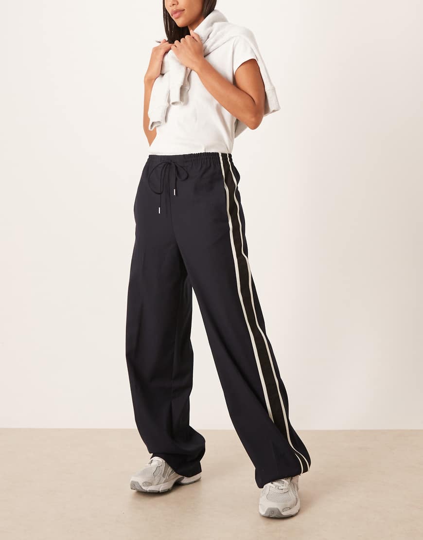 Mango - Hose in Marineblau mit geradem Schnitt, Taillenband und seitlichem Streifen von Mango