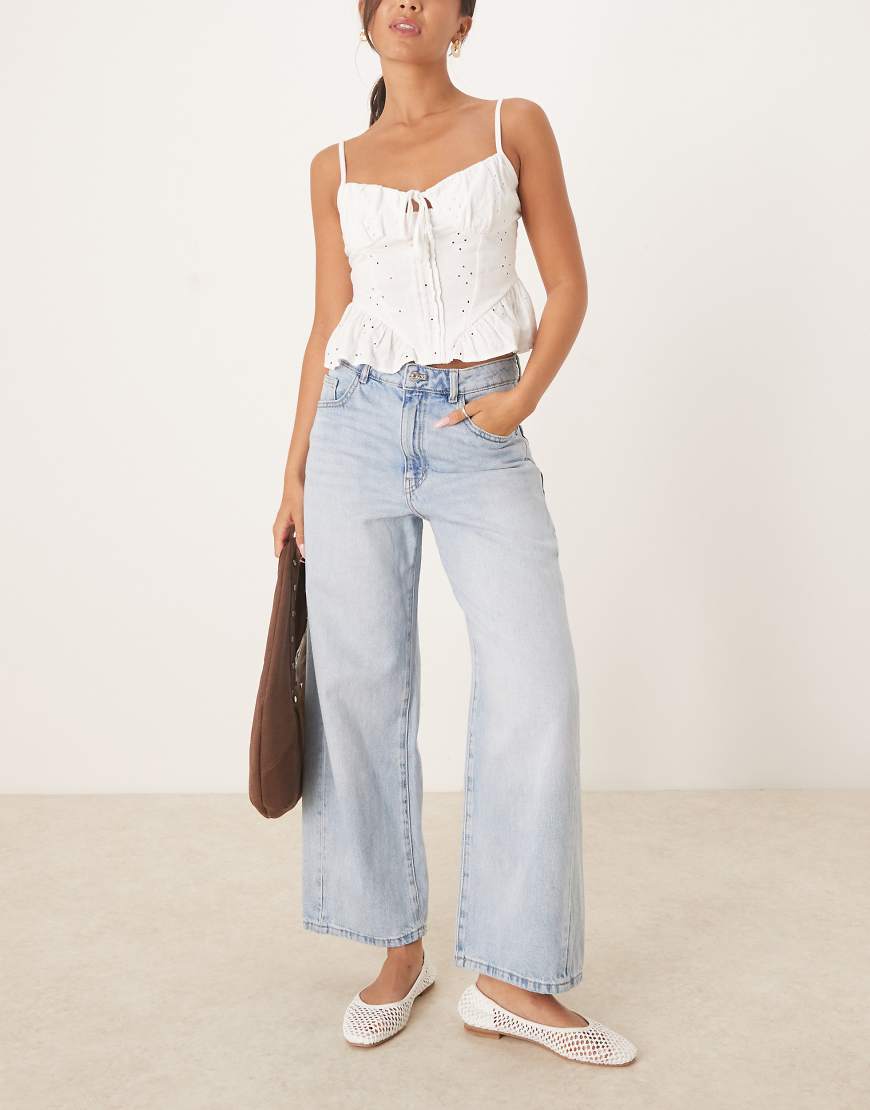 Mango - Ivana - Schmal zulaufende Jeans aus Baumwolle in Hellblau Mango - Ivana - Schmal zulaufende Jeans aus Baumwolle in Hellblau von Mango