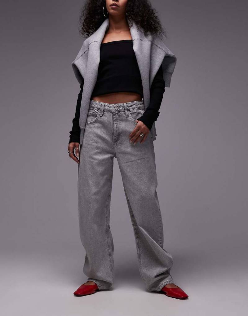Mango - Jeans in verwaschenem Grau mit mittelhohem Bund und abgerundetem Beinschnitt Mango - Jeans in verwaschenem Grau mit mittelhohem Bund und abgerundetem Beinschnitt von Mango