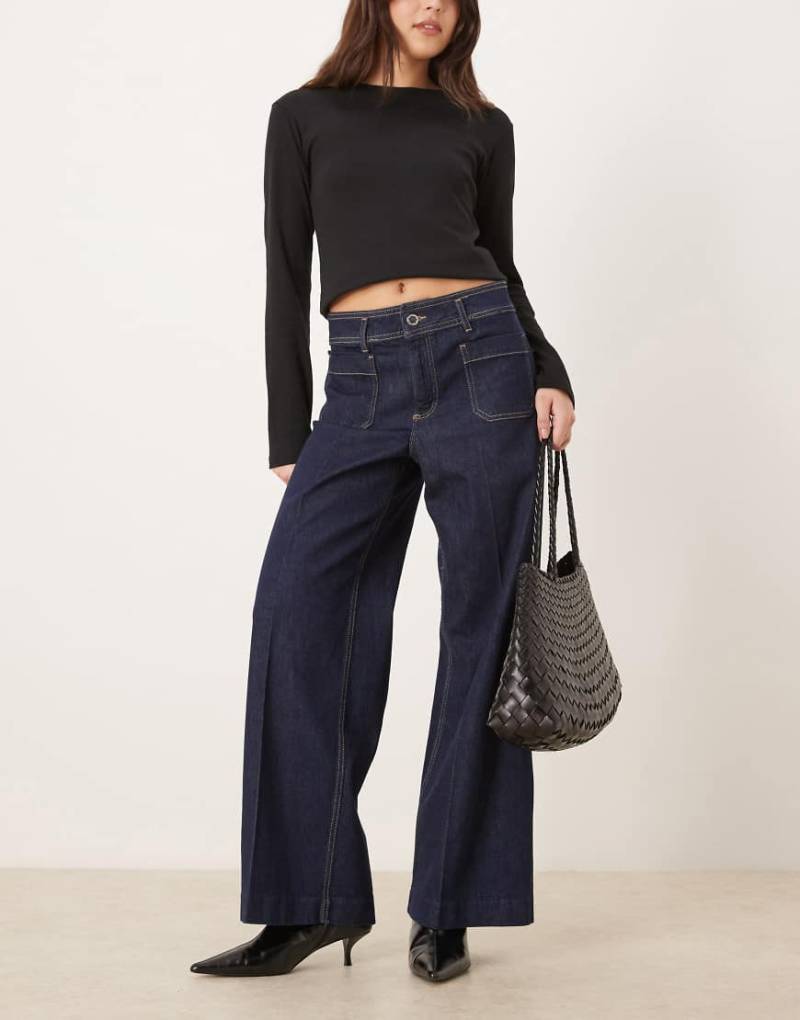 Mango - Jessie - Jeans aus Baumwollmix in Indigoblau mit weitem Bein und Taschendetails von Mango