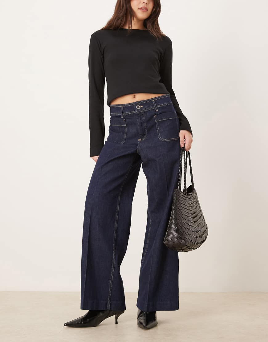 Mango - Jessie - Jeans aus Baumwollmix in Indigoblau mit weitem Bein und Taschendetails von Mango