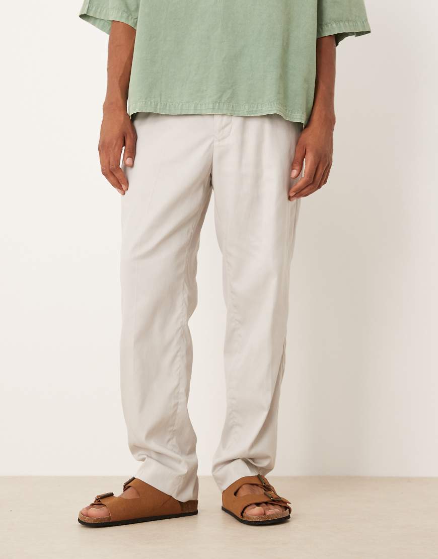 Mango - Jogginghose aus Webstoff in Steinbeige mit Falten-Neutral Mango - Jogginghose aus Webstoff in Steinbeige mit Falten-Neutral von Mango