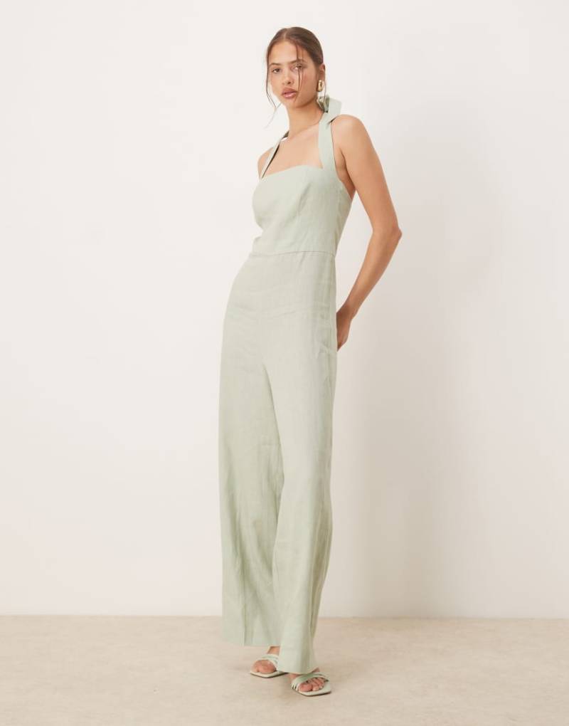 Mango - Jumpsuit in Salbeigrün mit eckigem Neckholder und Bundfalten von Mango