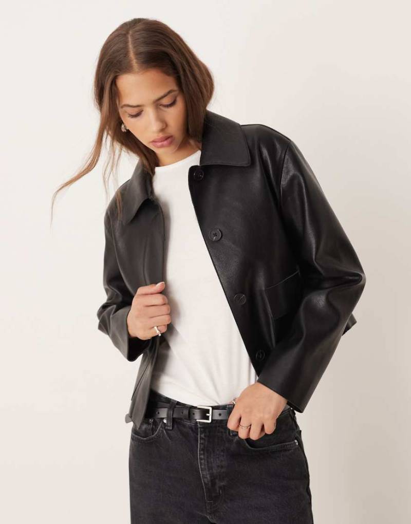 Mango - Kastige Jacke aus Kunstleder in Schwarz von Mango