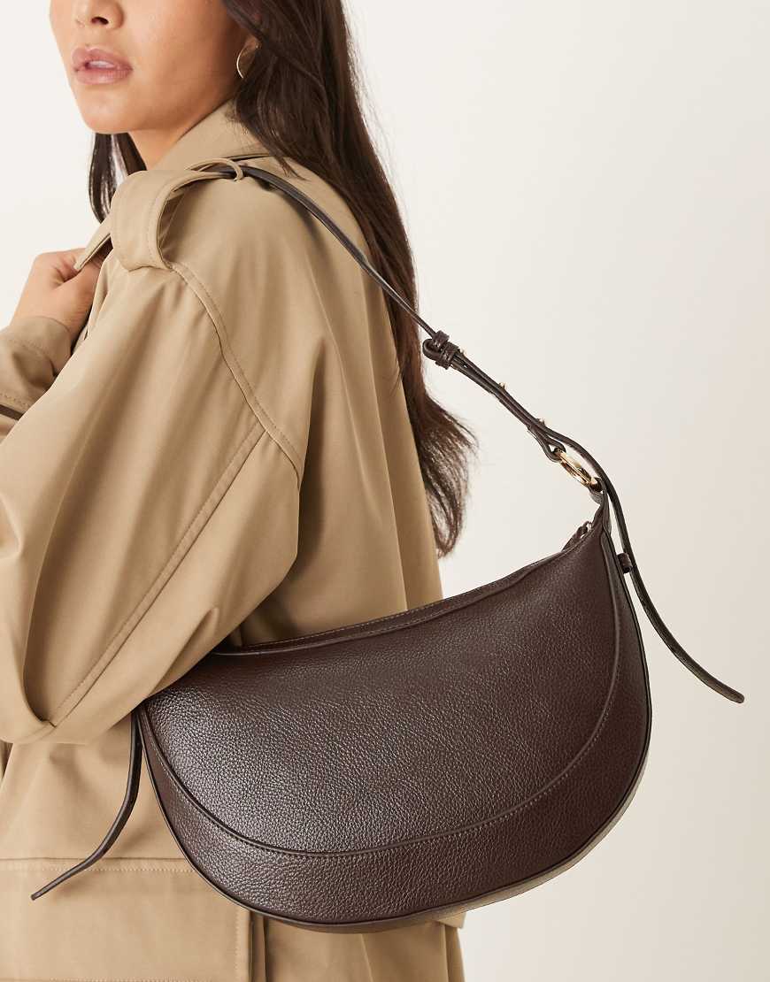 Mango - Klassische, halbmondförmige Schultertasche in Schokobraun-Brown von Mango