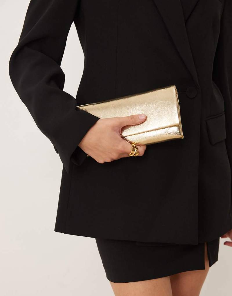 Mango - Klassische Umhängetasche in Goldoptik-Goldfarben von Mango