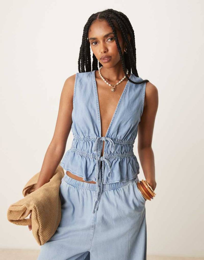 Mango - Kombiteil aus Soft-Denim in Hellblau mit Bindedetail vorne von Mango