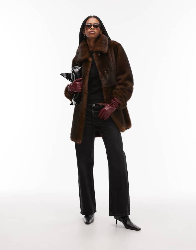 Mango - Kunstpelzmantel in Schokobraun mit Oversize-Kragen-Brown von Mango