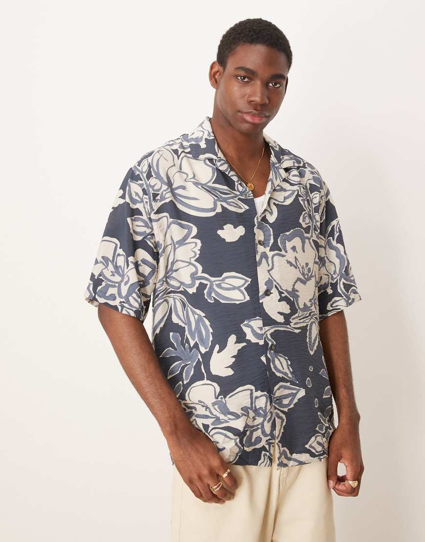 Mango - Kurzärmliges Hemd mit abstraktem Blumenmuster-Marineblau von Mango