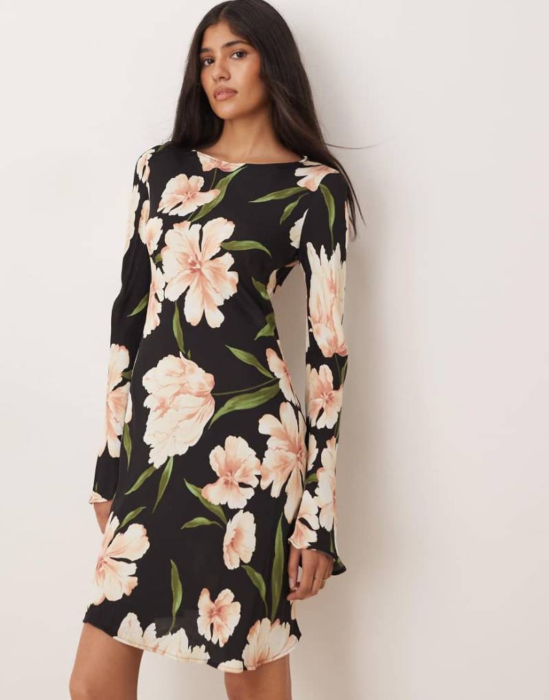 Mango - Langärmliges Minikleid mit dunklem Blumenmuster-Schwarz von Mango