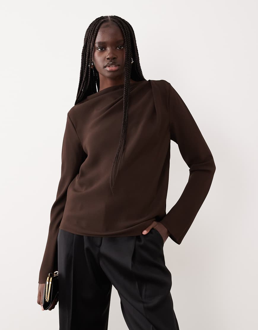 Mango - Langärmliges Oberteil in Schokobraun mit drapiertem Ausschnitt-Brown von Mango