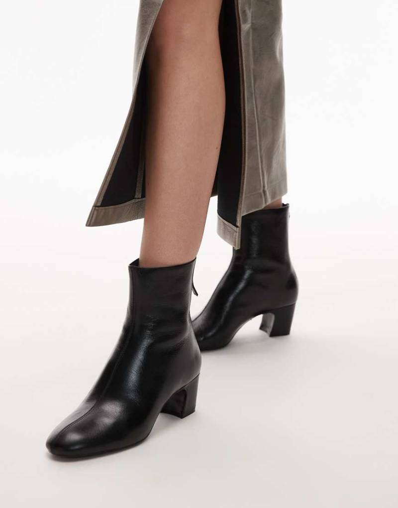 Mango - Lederstiefel in Schwarz mit runder Zehenpartie von Mango