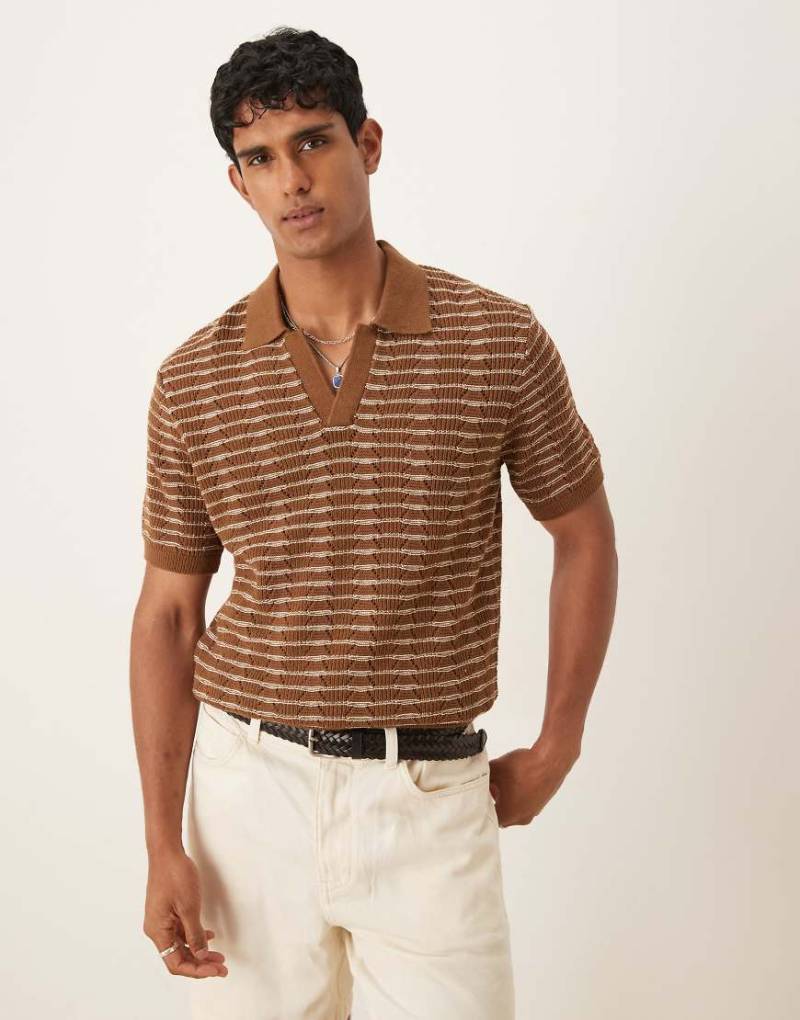 Mango - Leichter Strickpullover in Braun gestreift mit Polo-Reverskragen von Mango