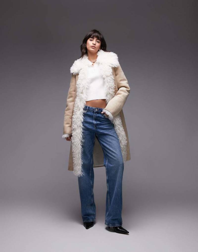Mango - Longline-Mantel in Hellbraun mit Teddyfutter von Mango
