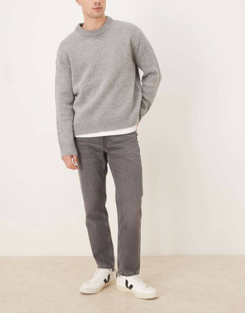 Mango - Lori - Schmal zulaufende Jeans in verwaschenem Grau von Mango