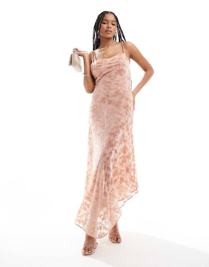 Mango - Maxikleid aus Ausbrennersamt in Rosa mit Wasserfallausschnitt von Mango