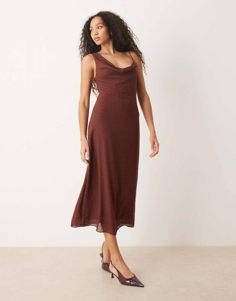 Mango - Maxikleid in Braun mit Strassverzierung und asymmetrischem Wasserfallausschnitt-Rot von Mango