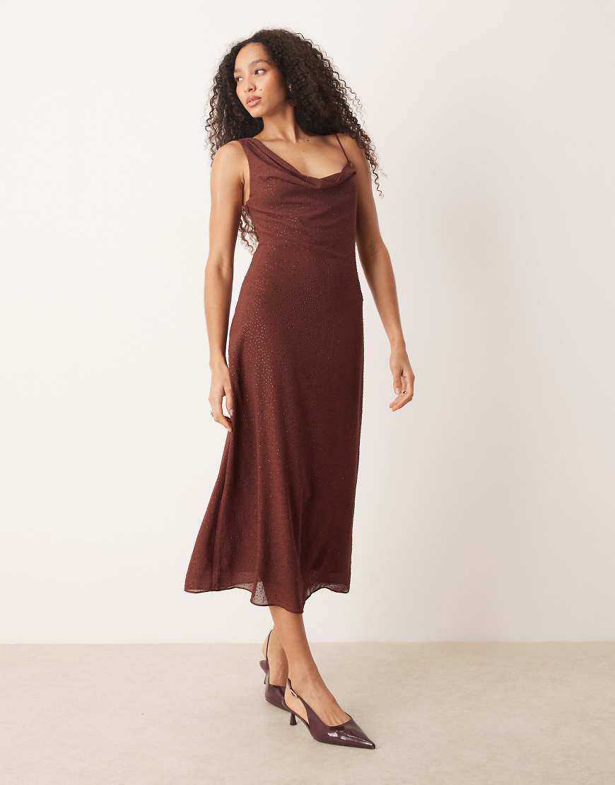 Mango - Maxikleid in Braun mit Strassverzierung und asymmetrischem Wasserfallausschnitt-Rot von Mango