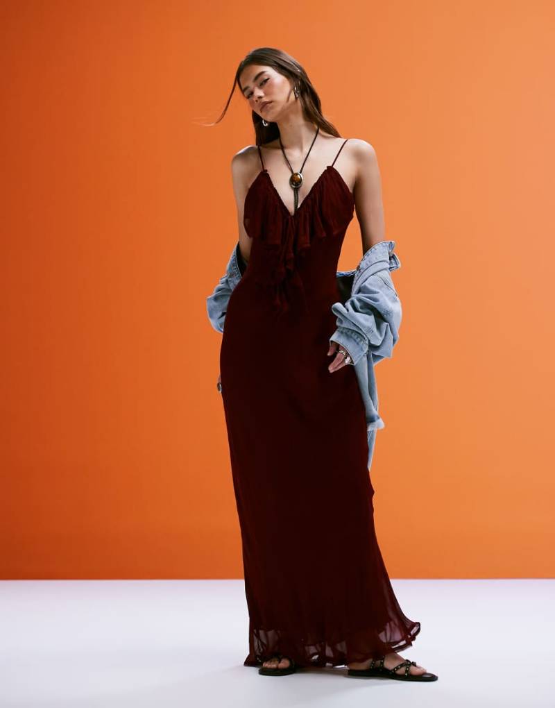 Mango - Maxikleid in Burgunderrot mit gerüschter Front-Rosa von Mango