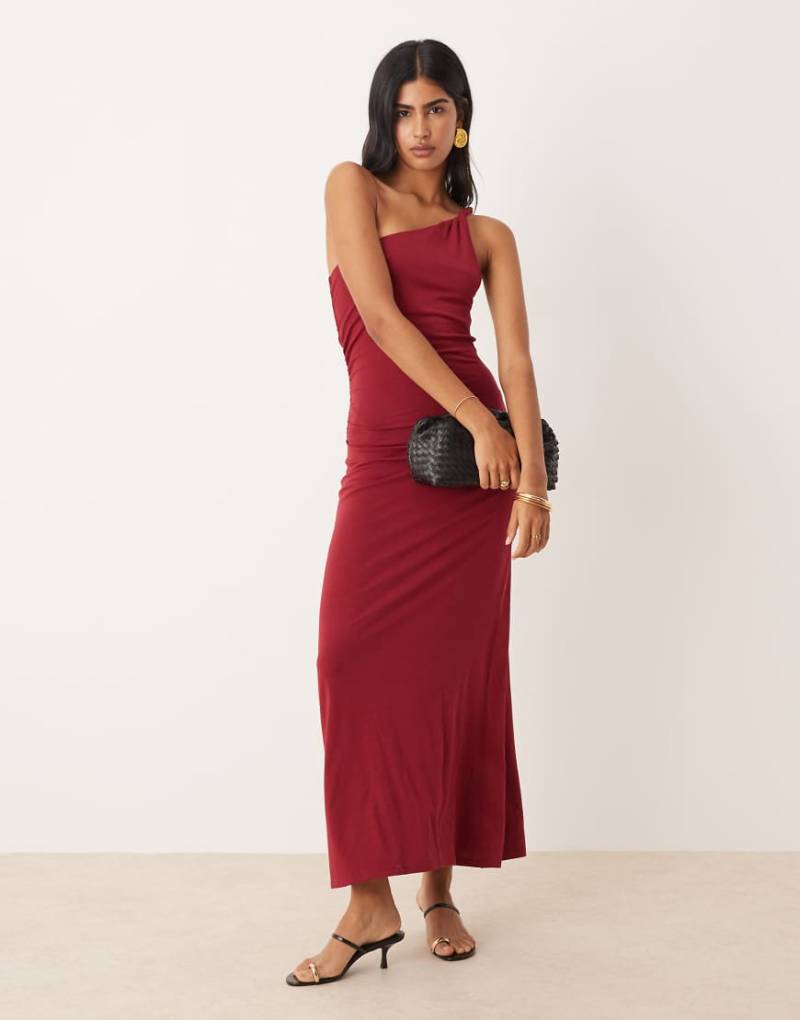 Mango - Maxikleid in Burgunderrot mit verdrehtem One-Shoulder-Träger-Brown von Mango