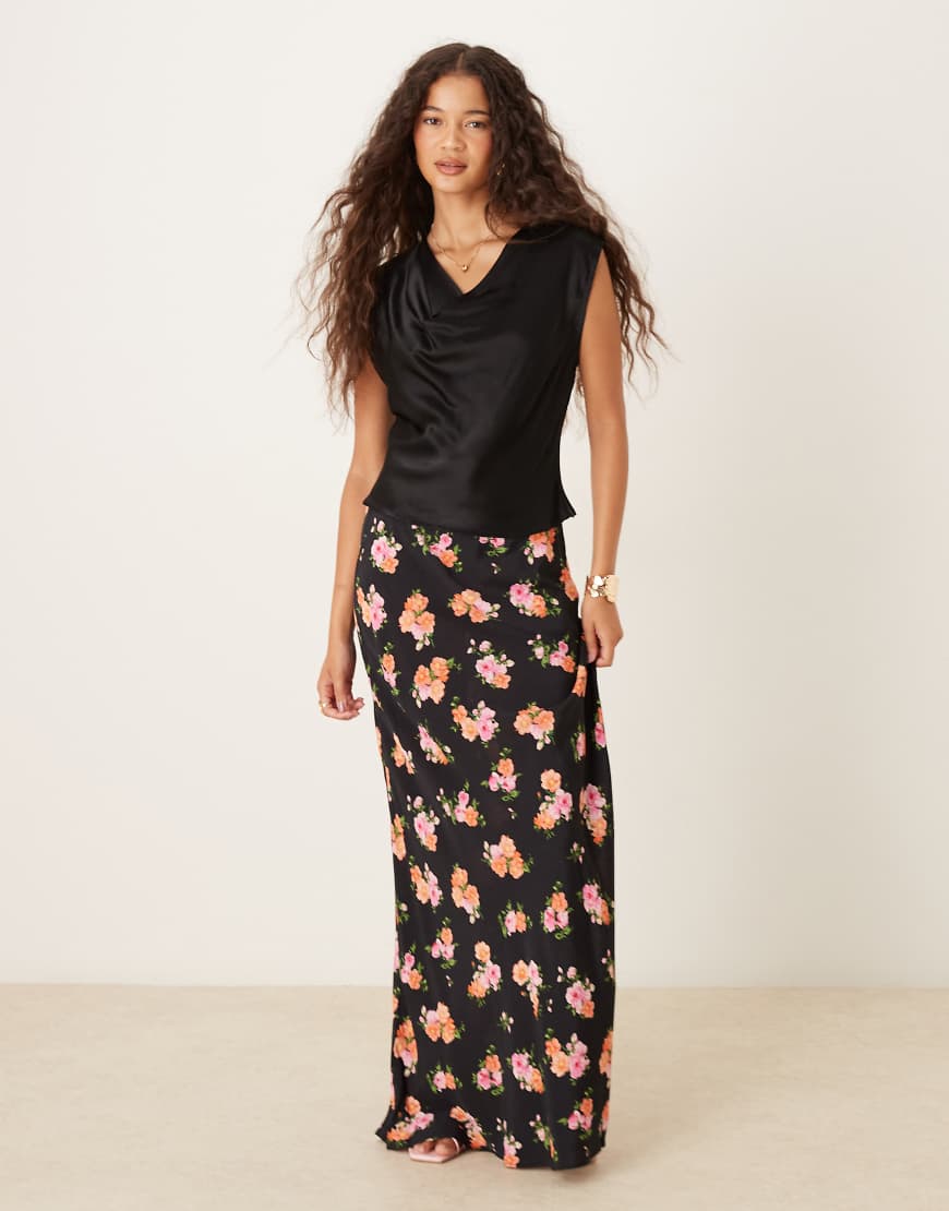 Mango - Maxirock mit Blumenmuster auf dunklem Grund und Spitzenbesatz-Schwarz von Mango