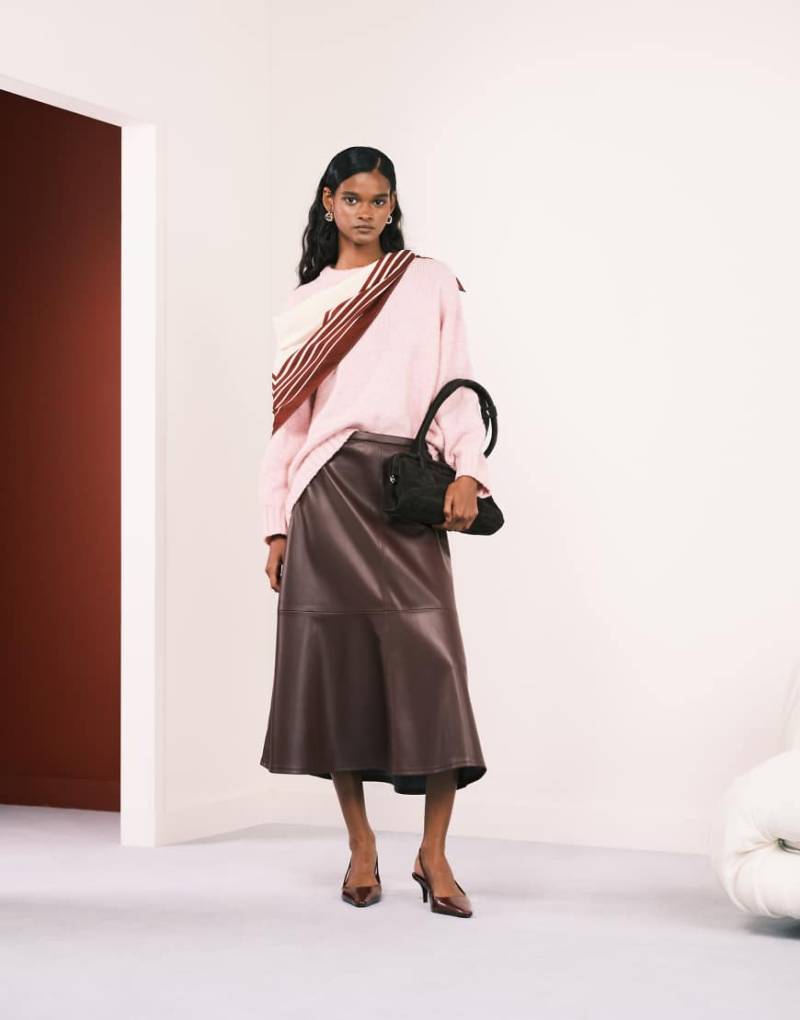 Mango - Midirock aus Kunstleder in Burgunderrot von Mango