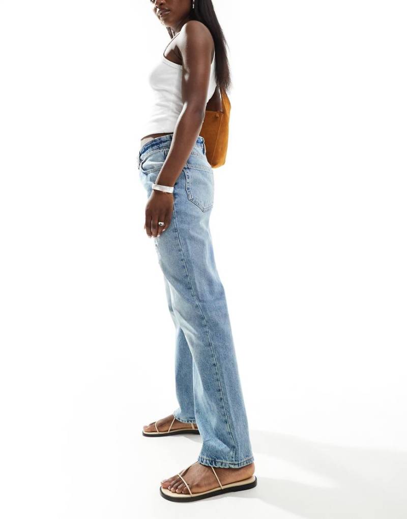 Mango - Millie - Jeans in Hellblau mit geradem, schmalerem Schnitt Mango - Millie - Jeans in Hellblau mit geradem, schmalerem Schnitt von Mango
