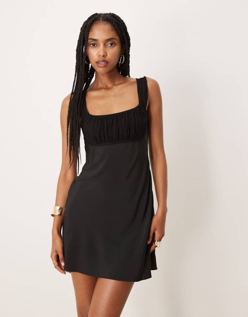 Mango - Minikleid aus Satin in Schwarz mit Kappärmeln von Mango