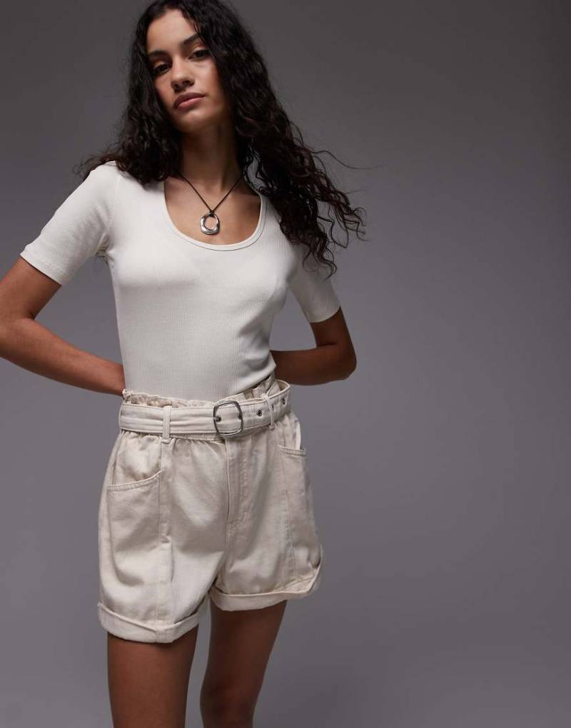 Mango - Mom-Shorts aus Denim in Beige mit Gürtel-Neutral von Mango