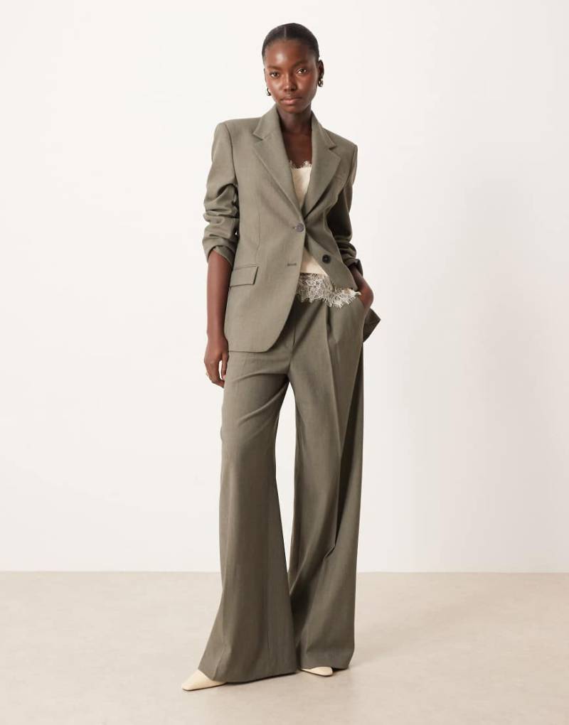 Mango - Napoli - Locker geschnittene Hose in Grün mit Bügelfalte vorne, Kombiteil von Mango